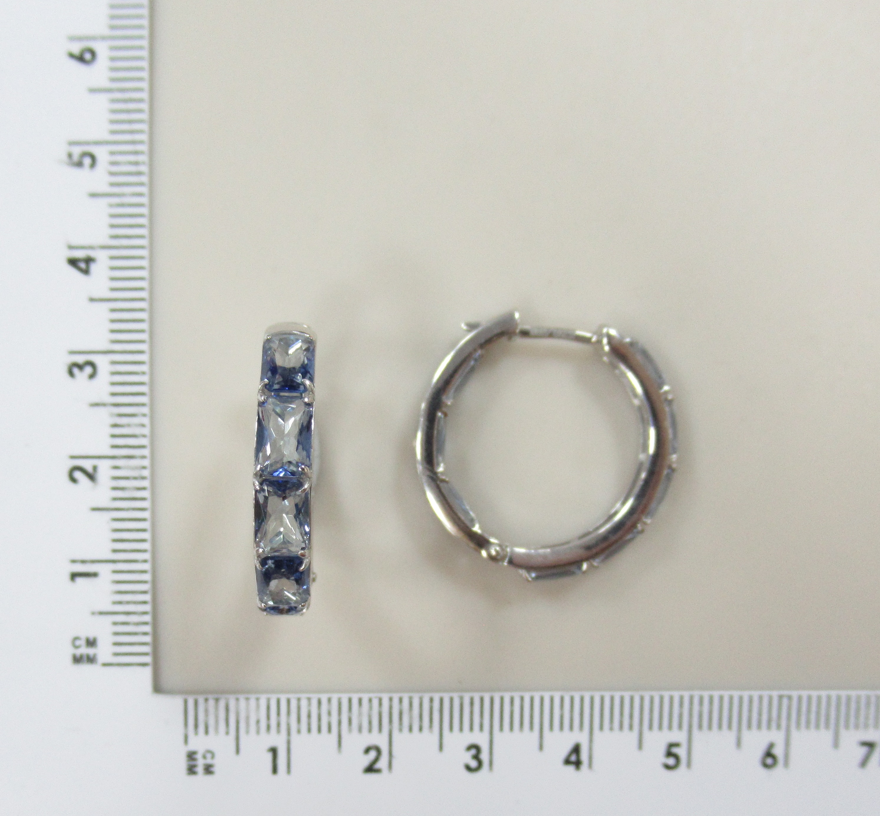 Серебряные серьги-конго с синим горным хрусталем